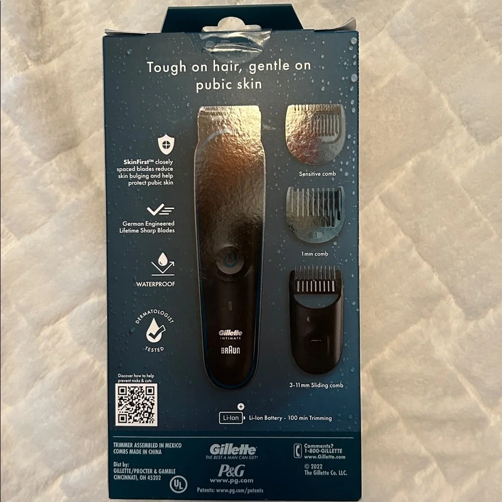 Gillette Intimate Trimmer with Combs - 1 available